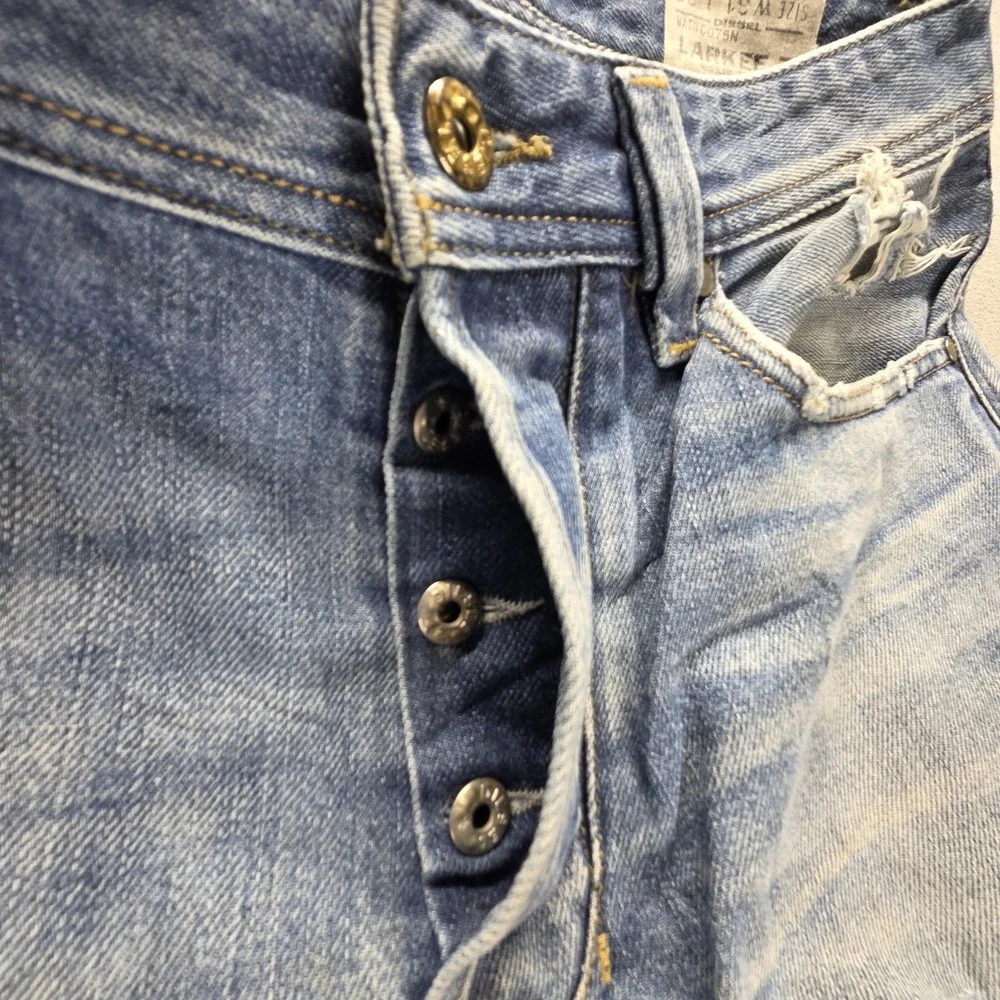 Diesel Jeans Mens 31x32 Blue Larkee-T Regular Tapered Button Fly Thunder 0075N